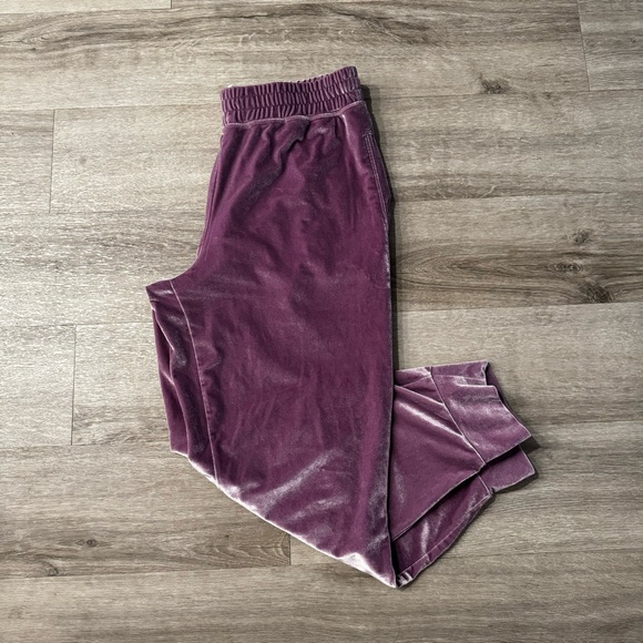 Fabletics purple velvet joggers size medium - Picture 2 of 8
